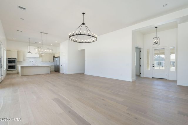 2099 N 77th Place, Mesa, AZ 85207