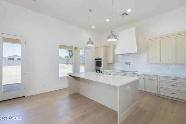 2099 N 77th Place, Mesa, AZ 85207