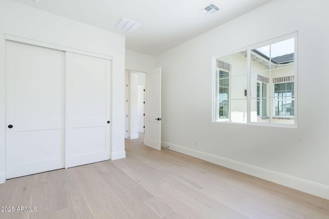 2099 N 77th Place, Mesa, AZ 85207