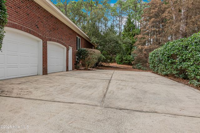 214 Plantation Drive, Southern Pines, NC 28387