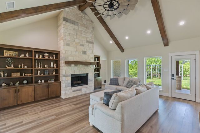 1700 County Road 207, Ovalo, TX 79541