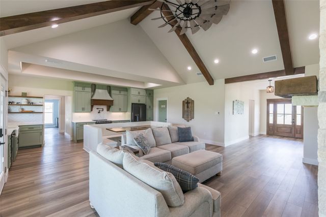 1700 County Road 207, Ovalo, TX 79541