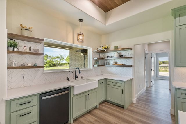 1700 County Road 207, Ovalo, TX 79541