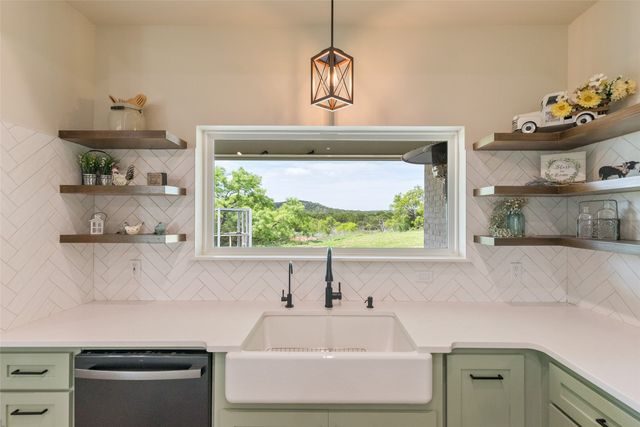 1700 County Road 207, Ovalo, TX 79541