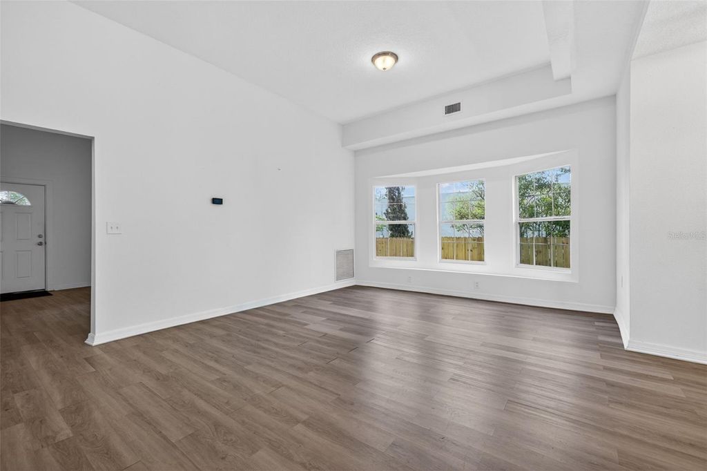 Image 16 of property listing at 105 W COLUMBUS DRIVE, Tampa, FL 33602