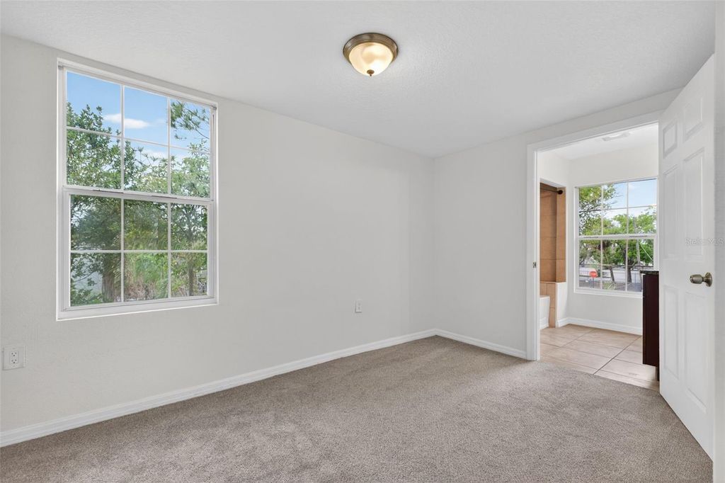 Image 18 of property listing at 105 W COLUMBUS DRIVE, Tampa, FL 33602