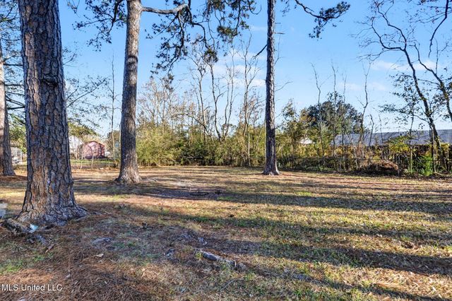 13101 Dedeaux Road, Gulfport, MS 39503