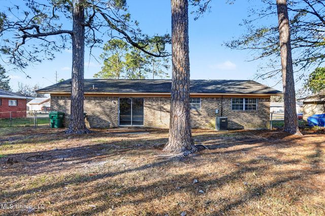 13101 Dedeaux Road, Gulfport, MS 39503