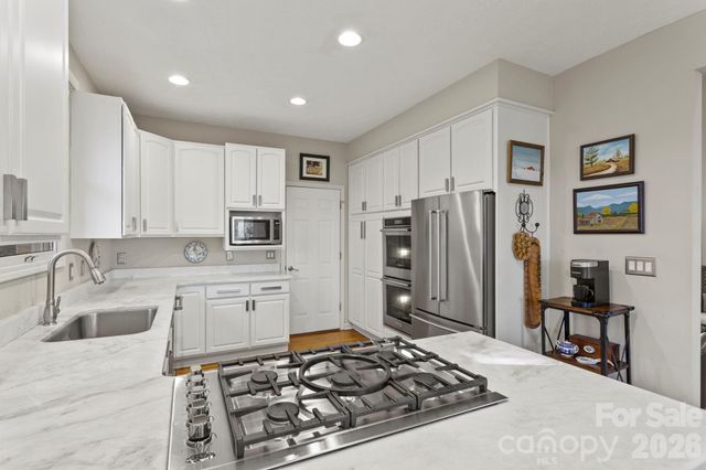 103 Bellshire Drive, Flat Rock, NC 28731