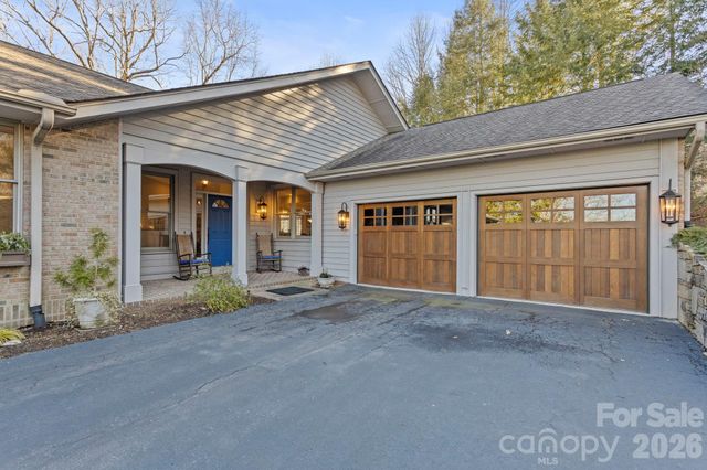 103 Bellshire Drive, Flat Rock, NC 28731