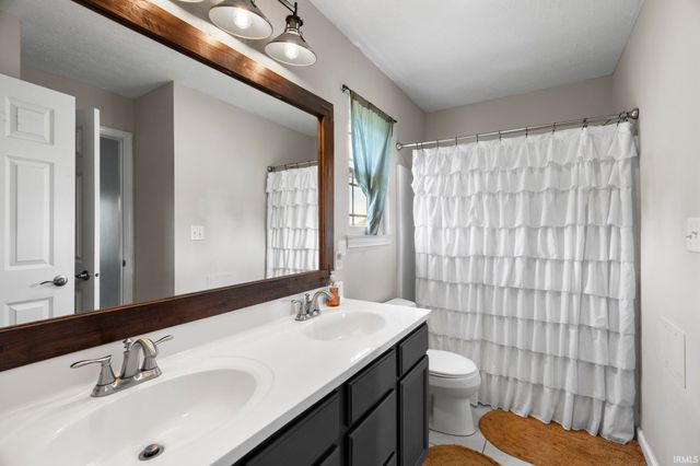 940 Voyager Way, Lafayette, IN 47909