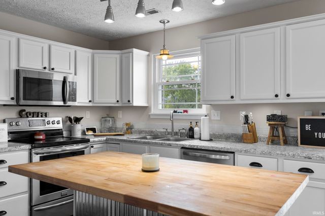940 Voyager Way, Lafayette, IN 47909