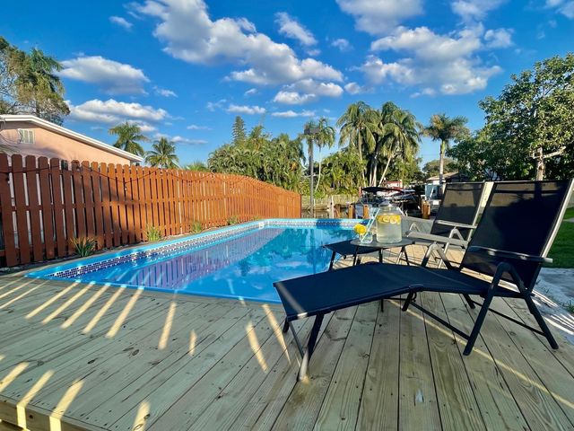 2809 SW 46th Street, Dania Beach, FL 33312