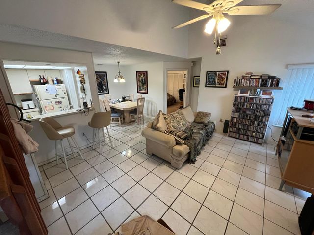2101 Champions Way, North Lauderdale, FL 33068