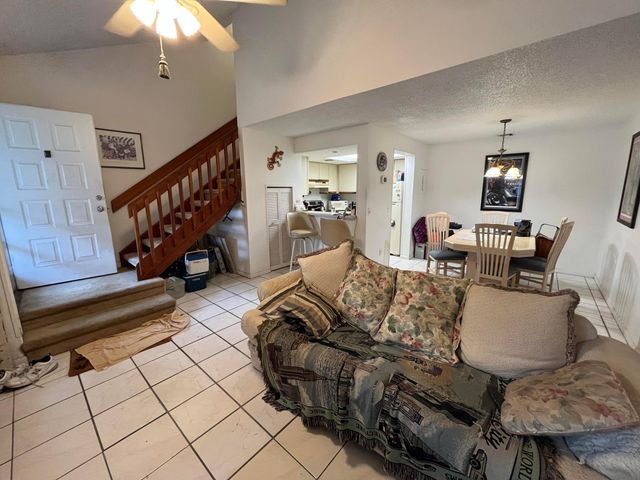 2101 Champions Way, North Lauderdale, FL 33068