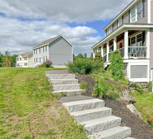 16 Molly Way, Epping, NH 03842