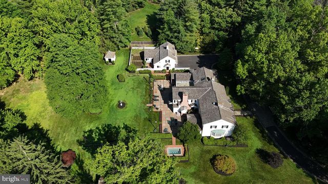 896 E TOWNSHIP LINE RD, Blue Bell, PA 19422