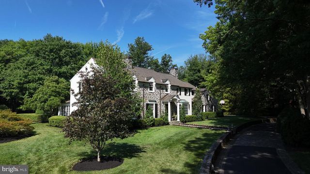 896 E TOWNSHIP LINE RD, Blue Bell, PA 19422
