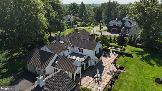 896 E TOWNSHIP LINE RD, Blue Bell, PA 19422