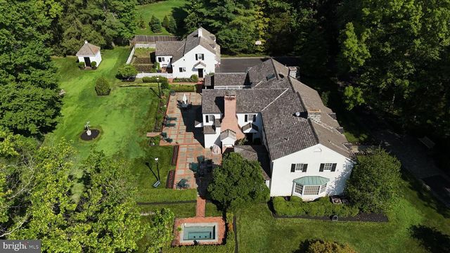 896 E TOWNSHIP LINE RD, Blue Bell, PA 19422