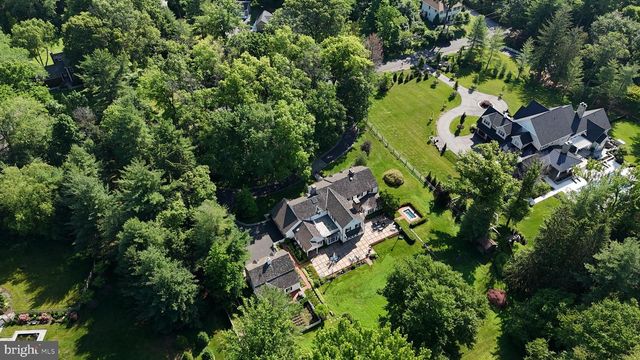 896 E TOWNSHIP LINE RD, Blue Bell, PA 19422