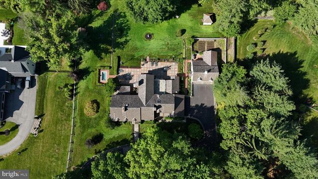 896 E TOWNSHIP LINE RD, Blue Bell, PA 19422