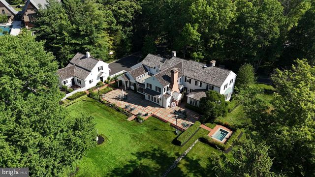 896 E TOWNSHIP LINE RD, Blue Bell, PA 19422