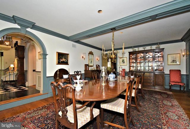 896 E TOWNSHIP LINE RD, Blue Bell, PA 19422