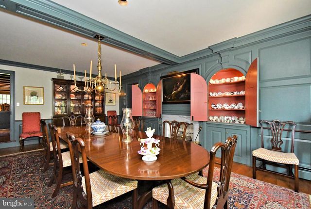 896 E TOWNSHIP LINE RD, Blue Bell, PA 19422