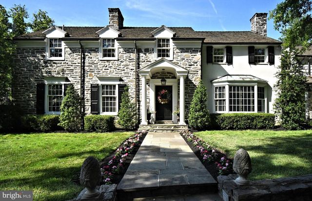 896 E TOWNSHIP LINE RD, Blue Bell, PA 19422