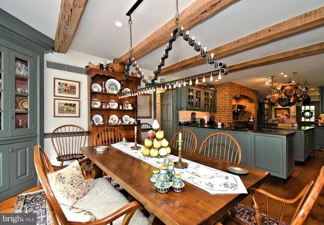 896 E TOWNSHIP LINE RD, Blue Bell, PA 19422