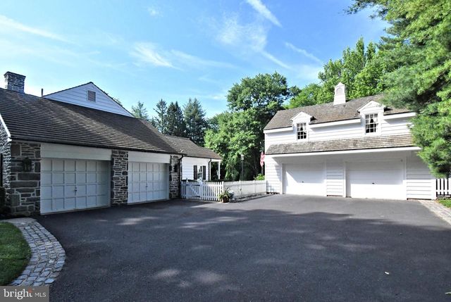 896 E TOWNSHIP LINE RD, Blue Bell, PA 19422