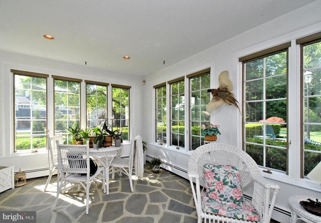 896 E TOWNSHIP LINE RD, Blue Bell, PA 19422