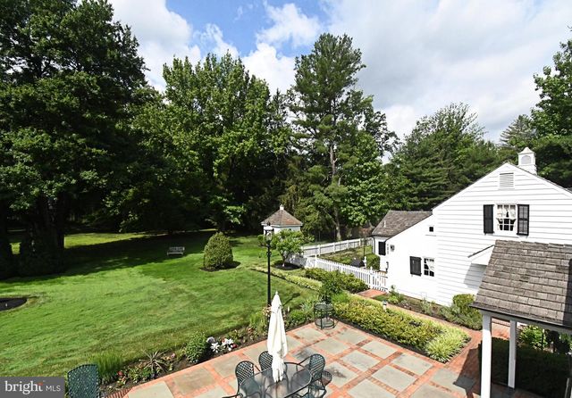 896 E TOWNSHIP LINE RD, Blue Bell, PA 19422