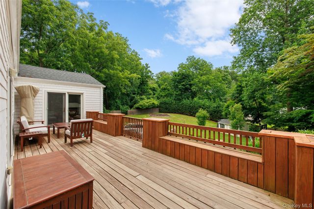 9 Three Sisters Road, Saint James, NY 11780