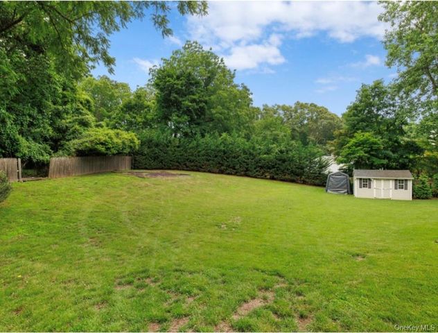 9 Three Sisters Road, Saint James, NY 11780