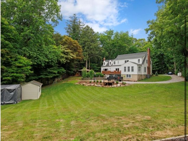 9 Three Sisters Road, Saint James, NY 11780