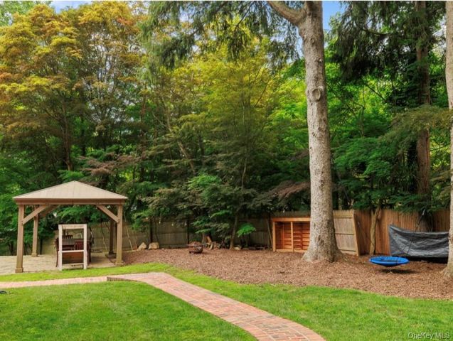 9 Three Sisters Road, Saint James, NY 11780