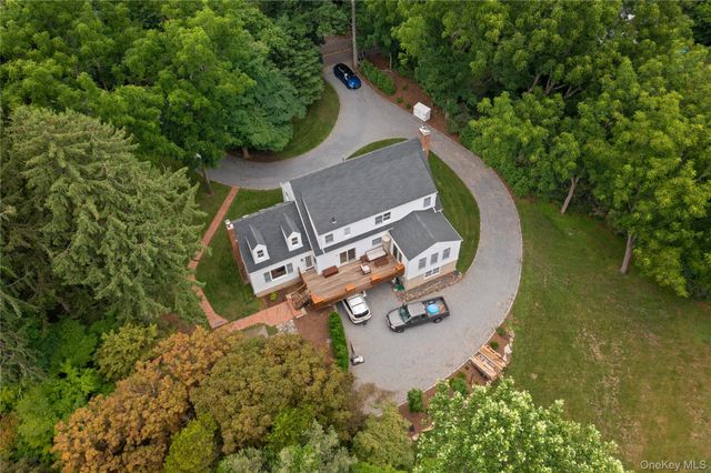 9 Three Sisters Road, Saint James, NY 11780