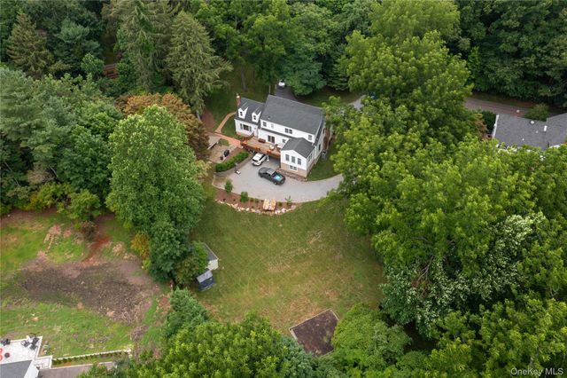 9 Three Sisters Road, Saint James, NY 11780