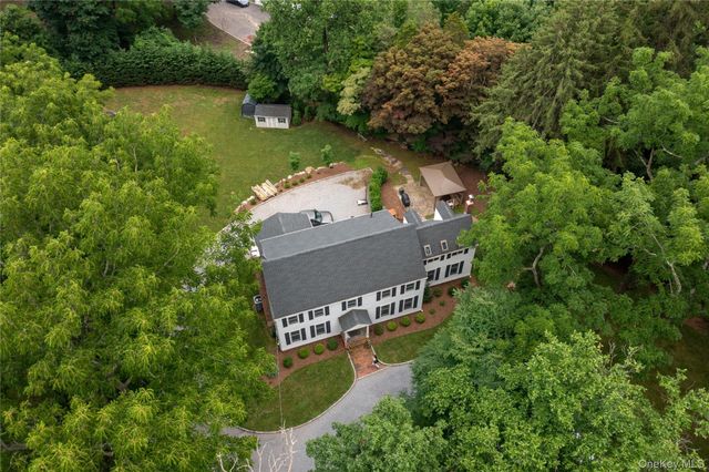 9 Three Sisters Road, Saint James, NY 11780