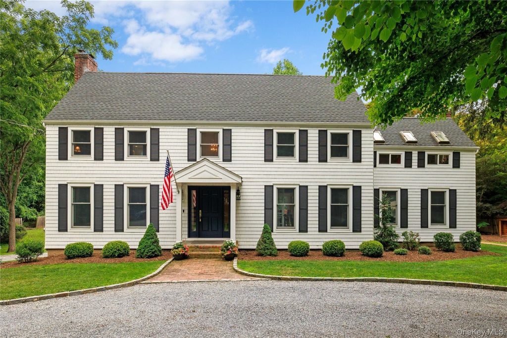 9 Three Sisters Road, Saint James, NY 11780