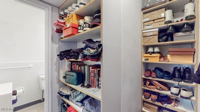 11820 Edgewater Drive 110, Lakewood, OH 44107