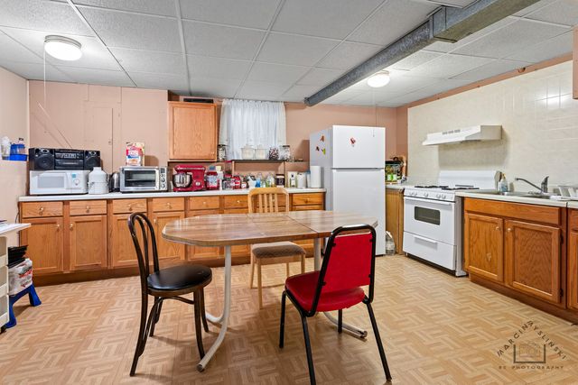 2141 W Cimarron Way, Addison, IL 60101