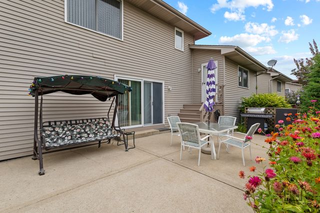 2141 W Cimarron Way, Addison, IL 60101