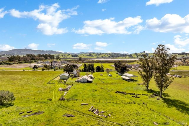 4091 Lakeville Hwy, Petaluma, CA 94954