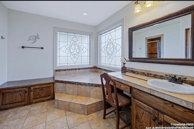 3250 Sandy Elm, La Vernia, TX 78121