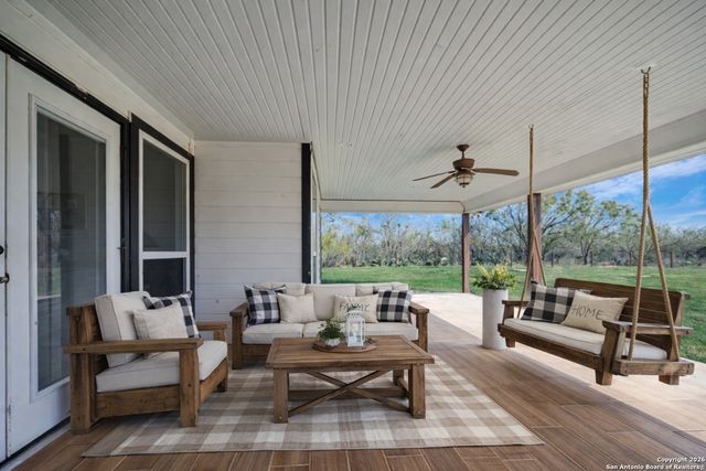 3250 Sandy Elm, La Vernia, TX 78121