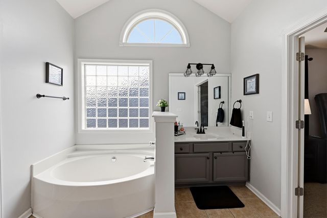2849 Satin Leaf Park, Lexington, KY 40511
