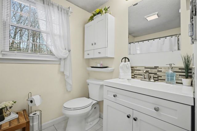 42 Kendall Pond Road, Derry, NH 03038